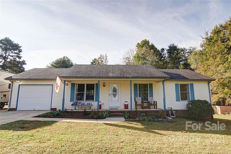 1st image of 165 Parkland Dr