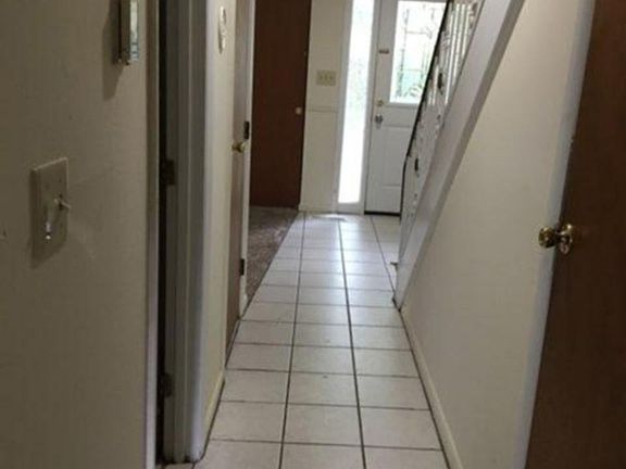 4th image of 89 Burley Cir