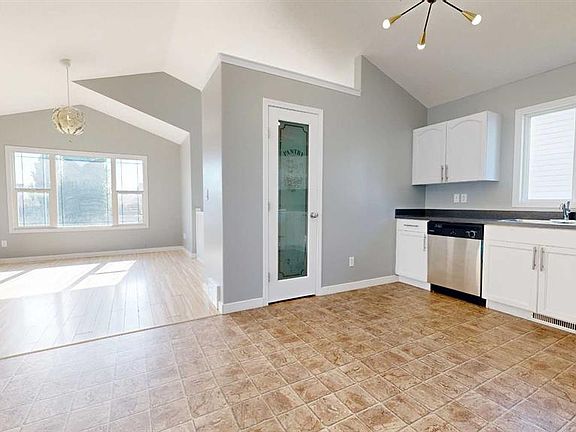 3rd image of 7914 E 115a St