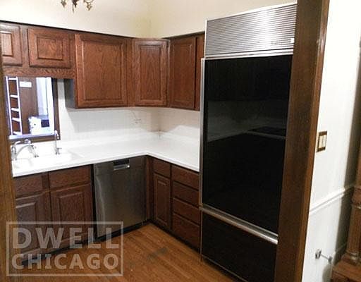 4th image of 816 N Dearborn St APT 1
