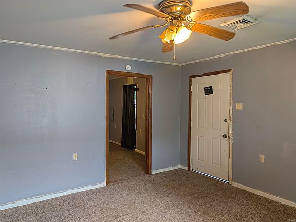 2nd image of 617 W Oak St