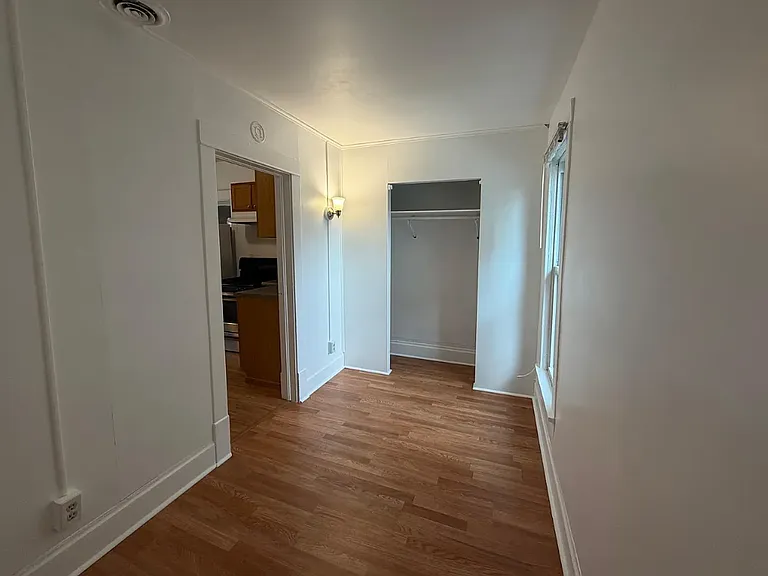 615 Taylor St NE — Photo 8