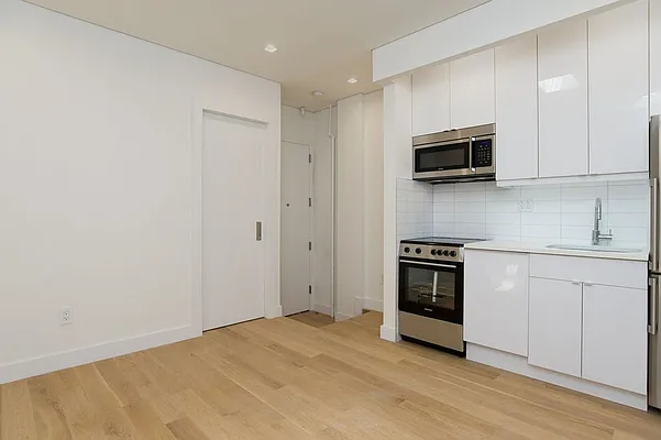 Rented by REAL New York | media 17