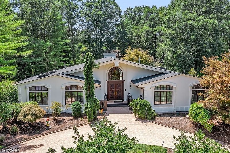 8 Driftwood Drive, Livingston, NJ 07039 | MLS #4045689 | Zillow