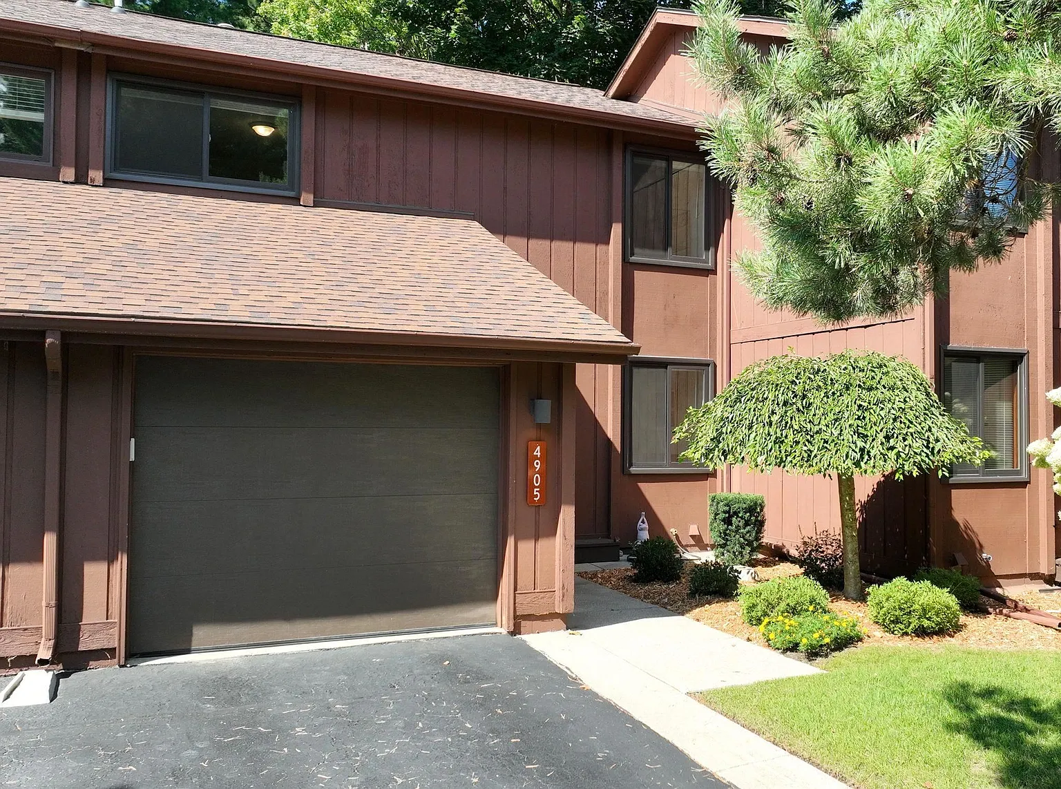 4905 Grandview Cir photo 1