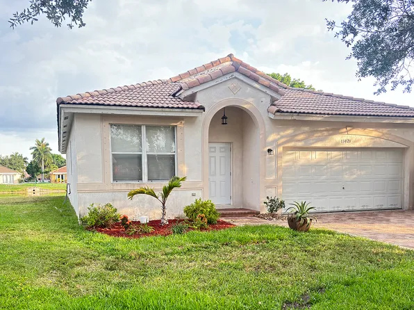 13428 SW 23rd St, Hollywood, FL 33027