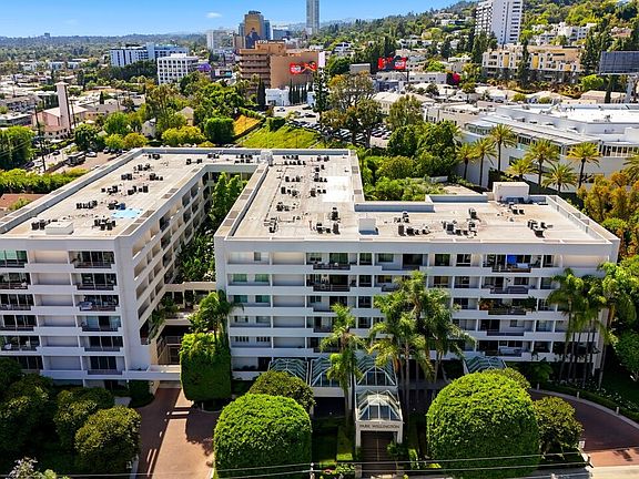 3rd image of 1131 Alta Loma Rd APT 326