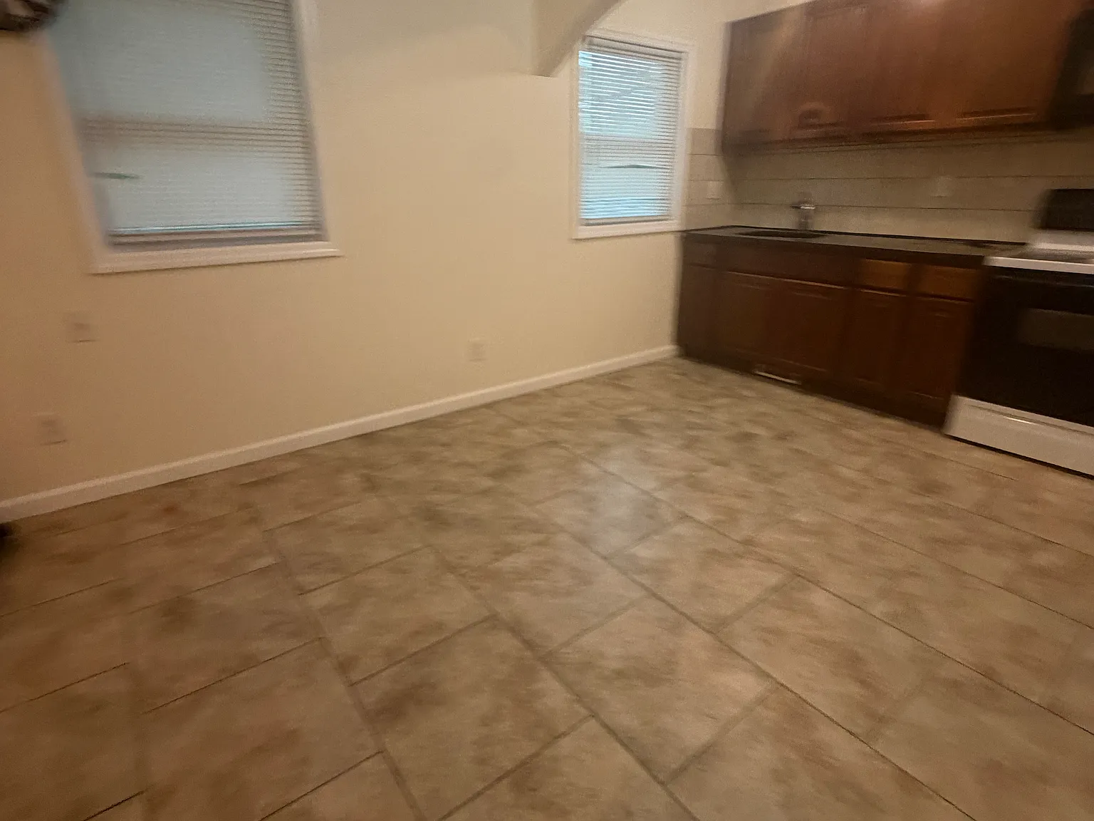4 bed, 1250 sqft, $3,995 — Photo 2