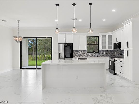 4th image of 1908 Sunniland Blvd