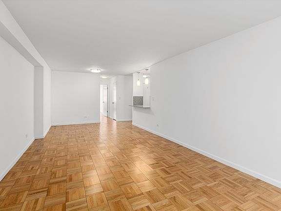5th image of 301 E 75th St APT 5A