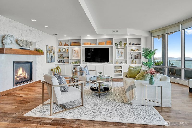 2nd image of 1374 Alki Avenue SW #400