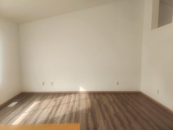 5th image of 13429 Jack St