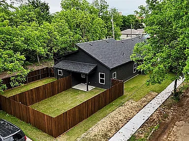 2910 Bourland St #A — Photo 11
