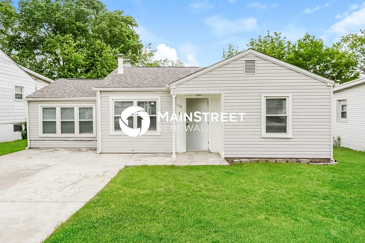 Front View - 219 Sadonia Ave