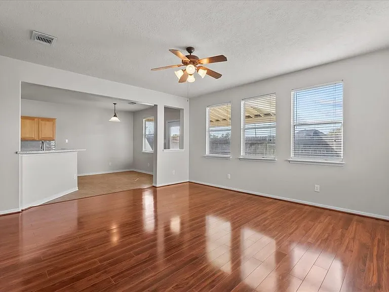 7535 Park Bend Ln — Photo 8