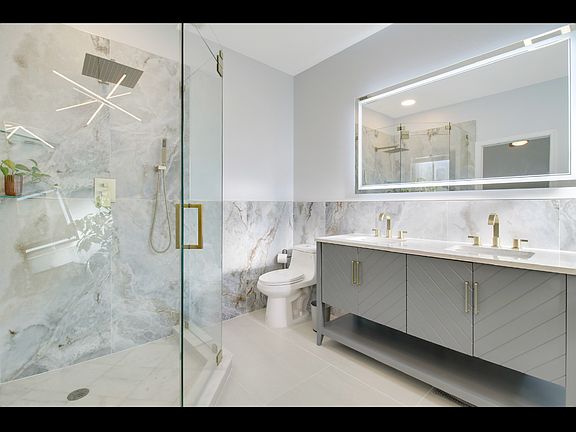 2nd image of 2878 S Oasis Dr