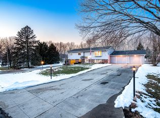 535 Rookwood Dr, Ames, IA 50010