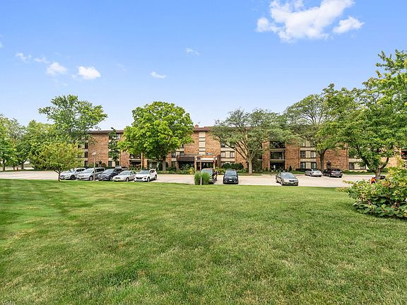 2nd image of 301 Lake Hinsdale Dr APT 303