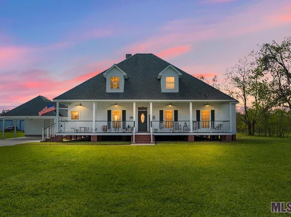 11202 Beco Rd, Saint Amant, LA 70774
