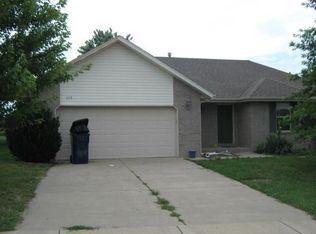 513 W Chestnut Rd, Nixa, MO 65714