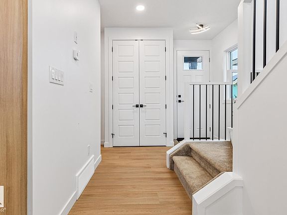 3rd image of 37 Caledon Cres