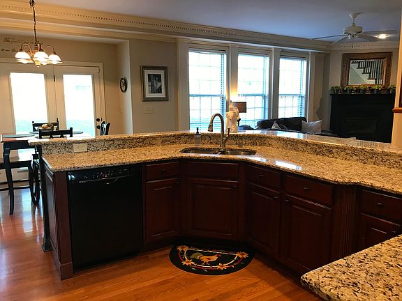 5th image of 690 Mint Hill Ln