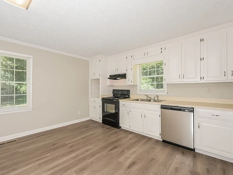 43 Pool Cir — Photo 5