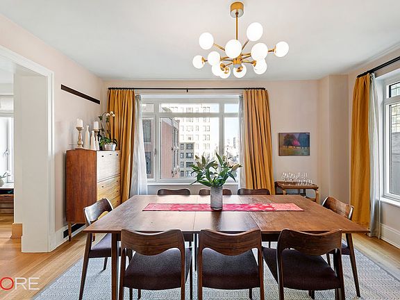 4th image of 205 W 76th St