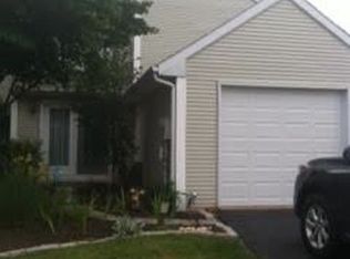 1091 Country Hill Dr, Harrisburg, PA 17111