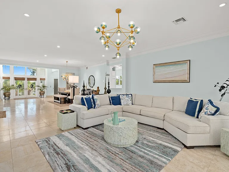660 Anchor Dr — Photo 4