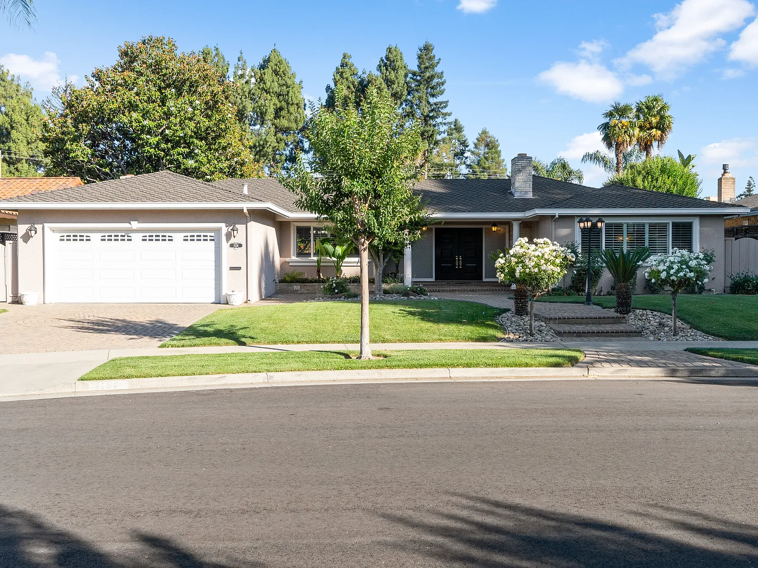 1534 Robsheal Dr — Photo 1