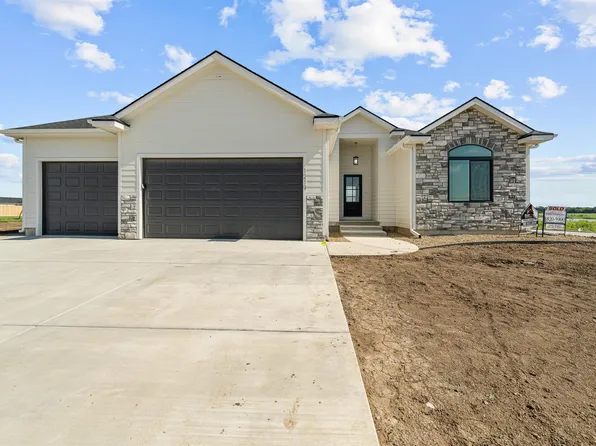 1219 Vista Ct, Salina, KS 67401