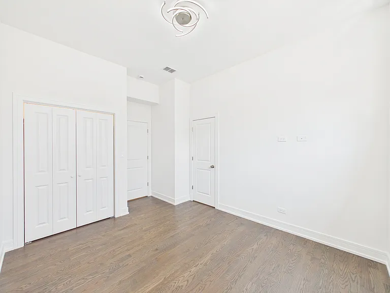 4055 S Prairie Ave #3 — Photo 16