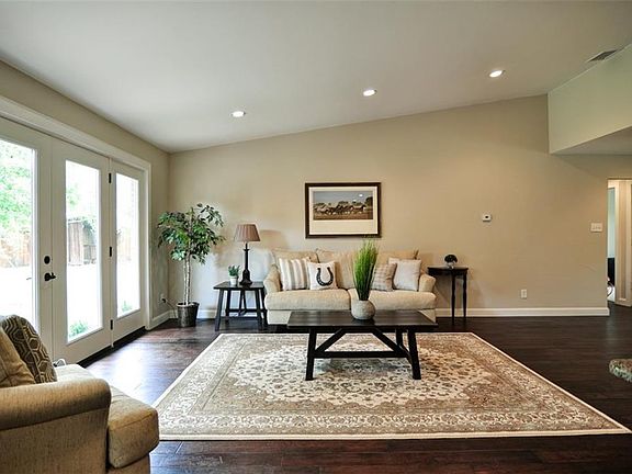 5th image of 4023 Crown Shore Dr
