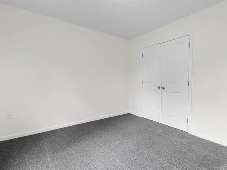 220 Bishop Rd — Photo 7