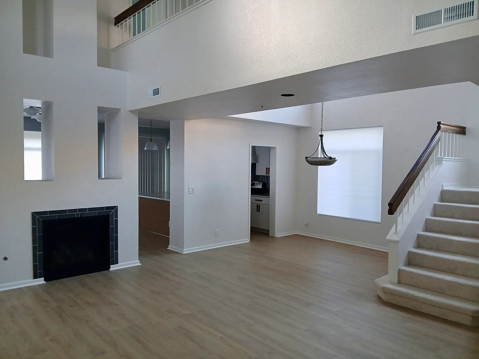 3 bed, 2.5 bath, 1764 sqft, $4,200 — Photo 3