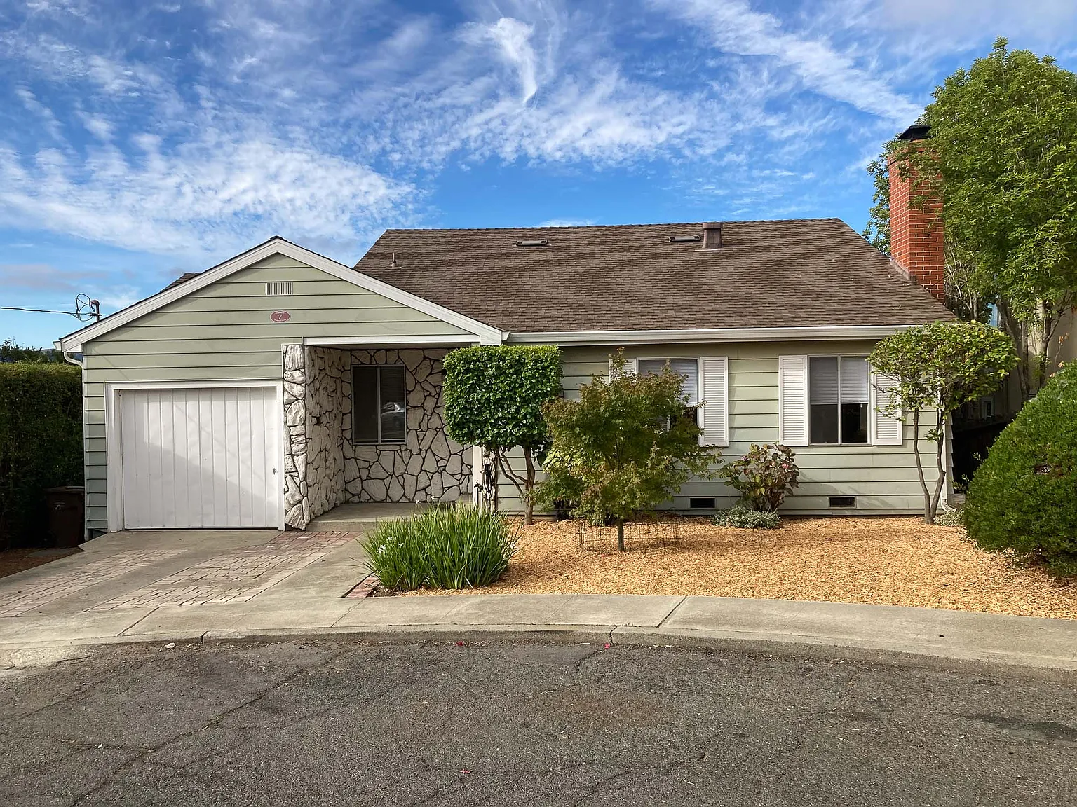 3 bed, 1108 sqft, $3,000 — Photo 1