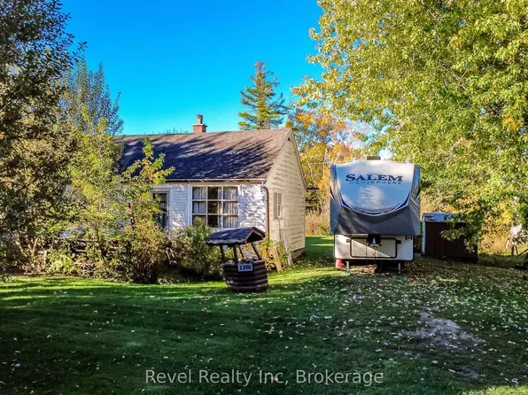 2366 Tall Tree Ln, Innisfil, ON L9S 3X5