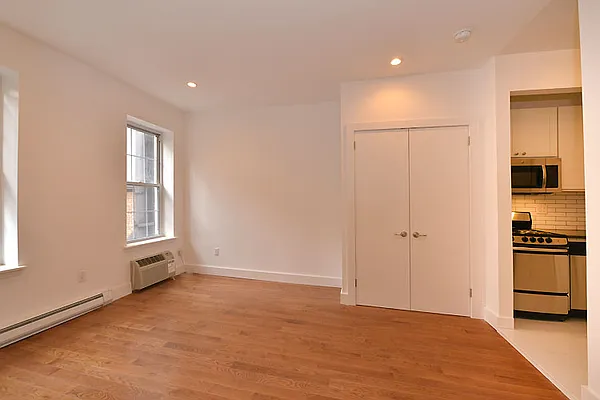 Rented by Think Properties | media 8