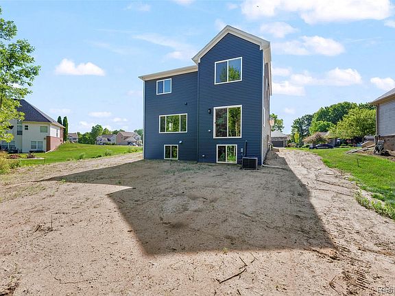 3rd image of 5212 Farmridge Ln