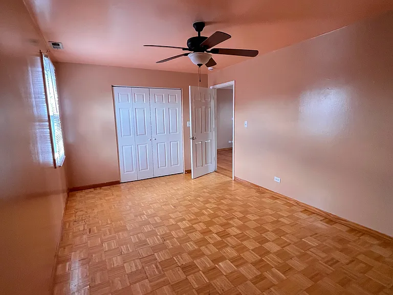 5242 W Roscoe St #2 — Photo 10