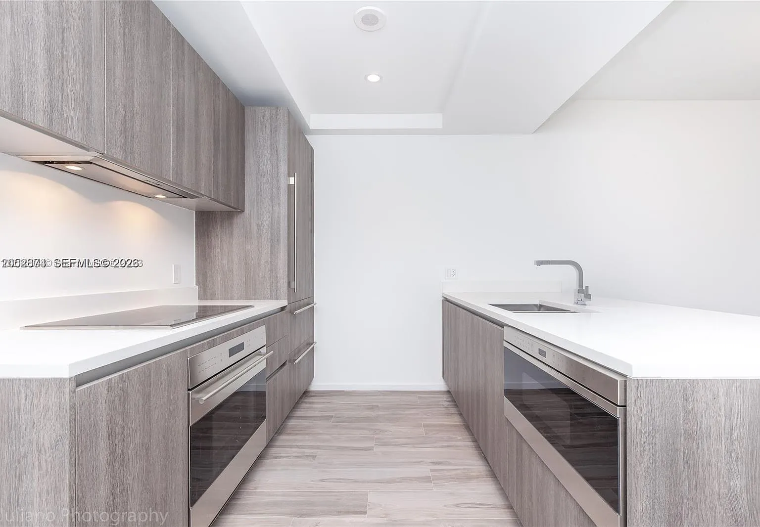 1 bed, 881 sqft, $4,100 — Photo 2