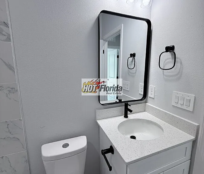 6941 Dickinson Dr — Photo 7