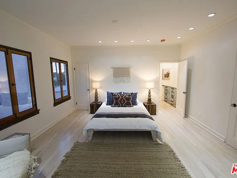 1023 N La Jolla Ave — Photo 12
