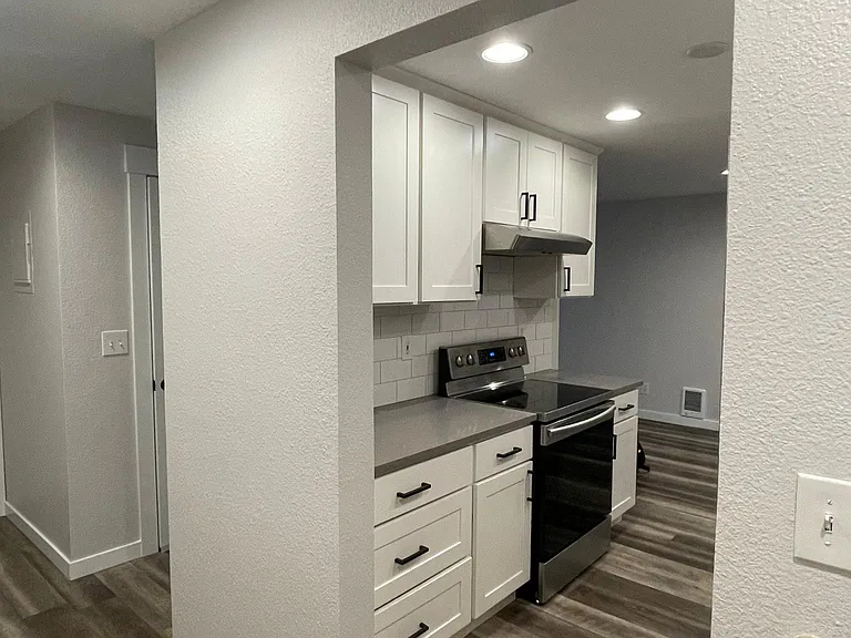 810 Taylor Ave N #220 — Photo 2