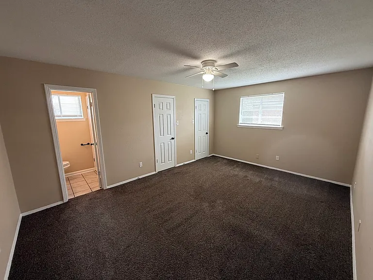 1048 University St — Photo 9