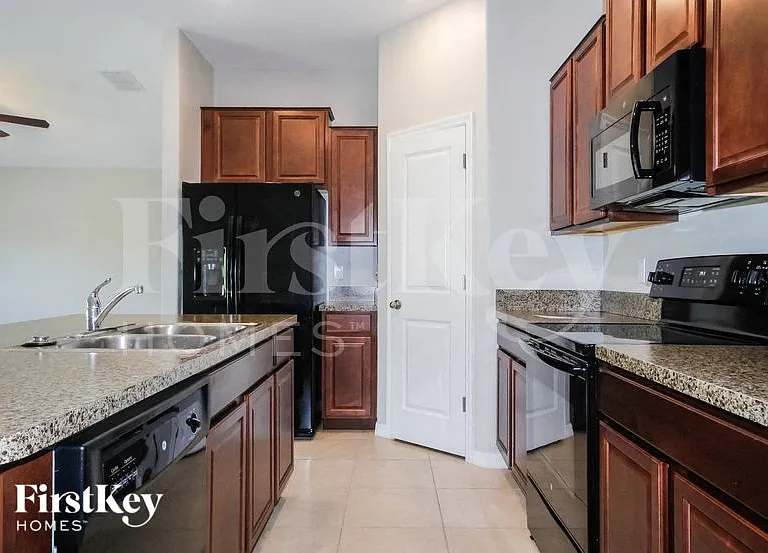 9637 Sage Creek Dr — Photo 7