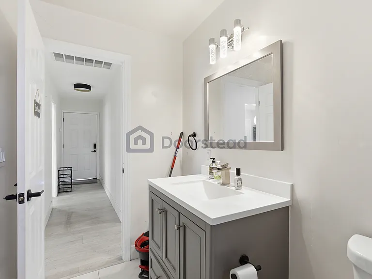 1624 Farringdon Ct — Photo 8