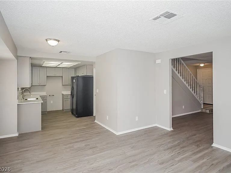 378 Tierra St — Photo 6