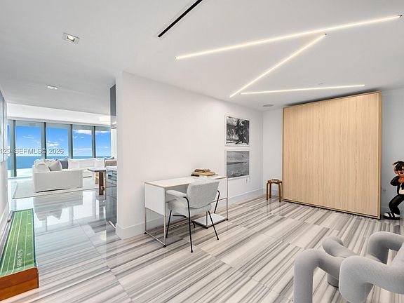 4th image of 1451 Brickell Ave Unit 903